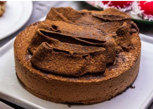 Torta de chocolate com mousse e pão de ló