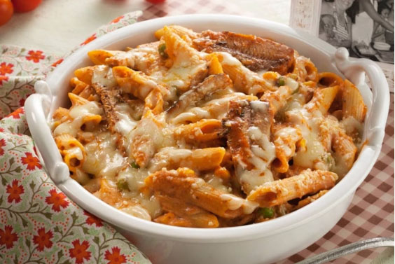 Lasanha de penne com sardinha