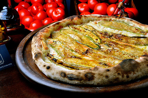Pizzaria Nacional presenteia clientes no Dia da Pizza