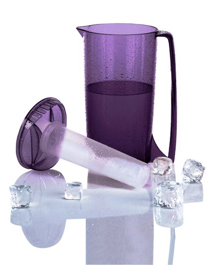 Jarra em acrílico com local para armazenar gelo é novidade da Martiplast na Nova Equipotel 2009