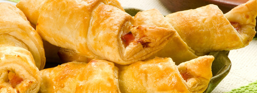 MINI-CROISSANT COM SUFLE VERDE E PRESUNTO
