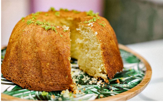 Aprenda a fazer um bolo de limão que derrete na boca