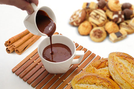 Aprenda a fazer um delicioso Chocolate Quente Cremoso Fit