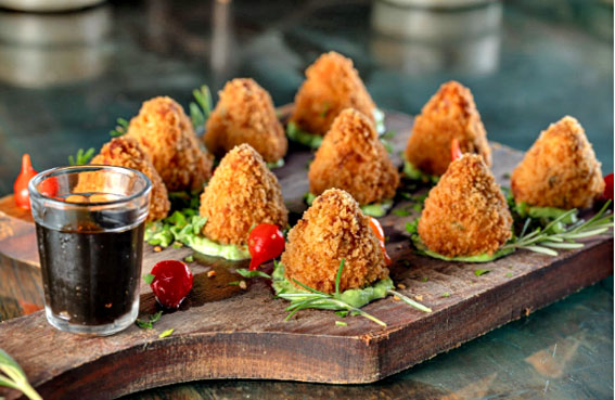 Rede de botecos prepara ação especial para o Dia da Coxinha