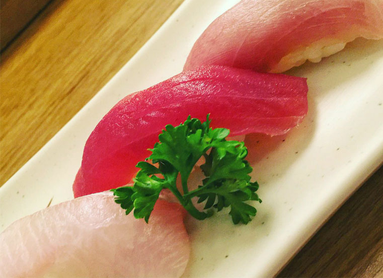 Peixes raros no restaurante Azumi
