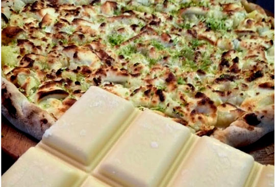 Aprenda a fazer Pizza de chocolate com abacaxi