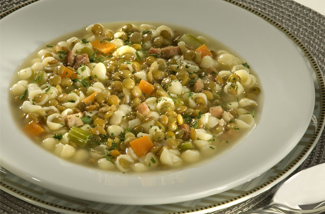 Aproveite as baixas temperaturas e experimente uma sopa muito saborosa