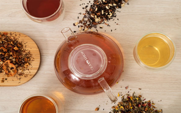 Entenda a diferença entre a teína do chá e a cafeína