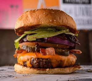 Vinil Burger comemora Dia do Hamburguer com promoção